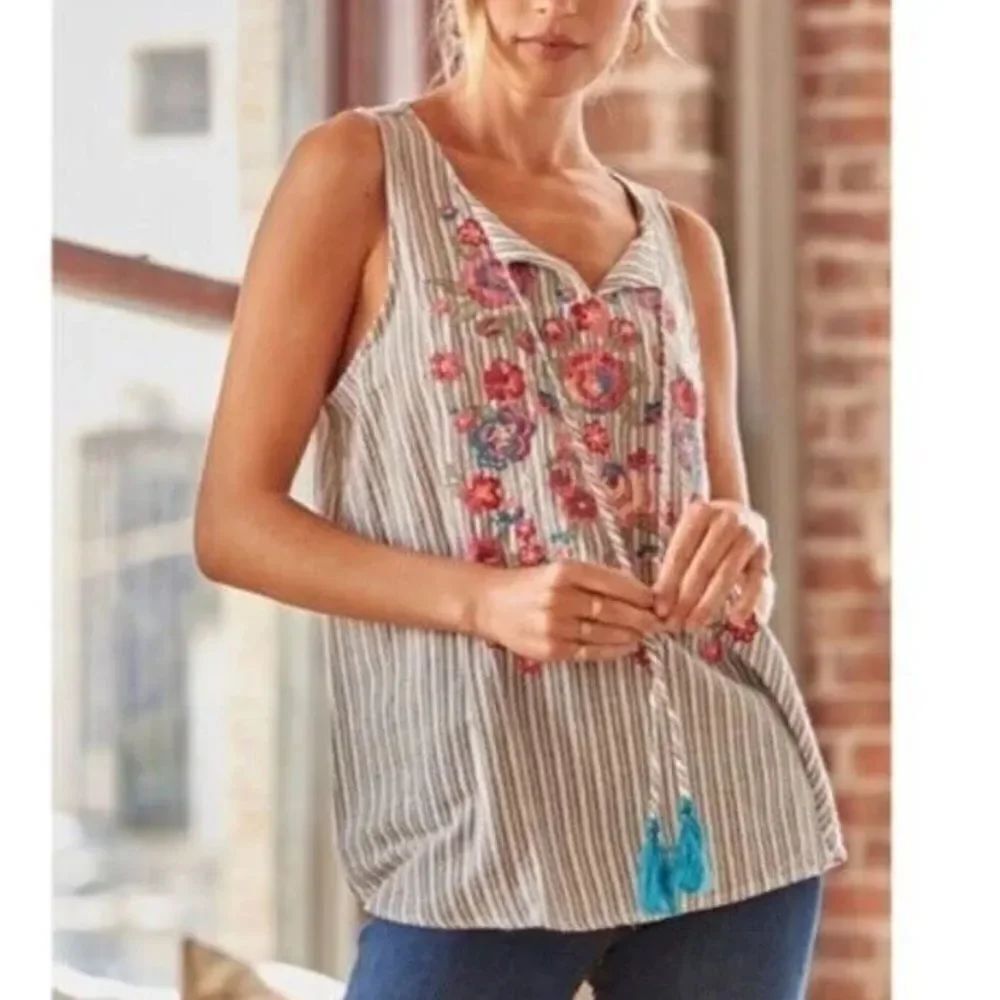 Savanna Jane Striped Embroidered Sleeveless Blue White Tank Top Women’s Large